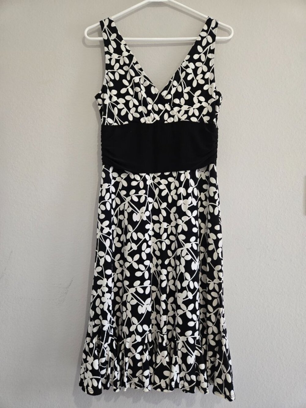 White House Black Market Cocktail Summer Dress Medium